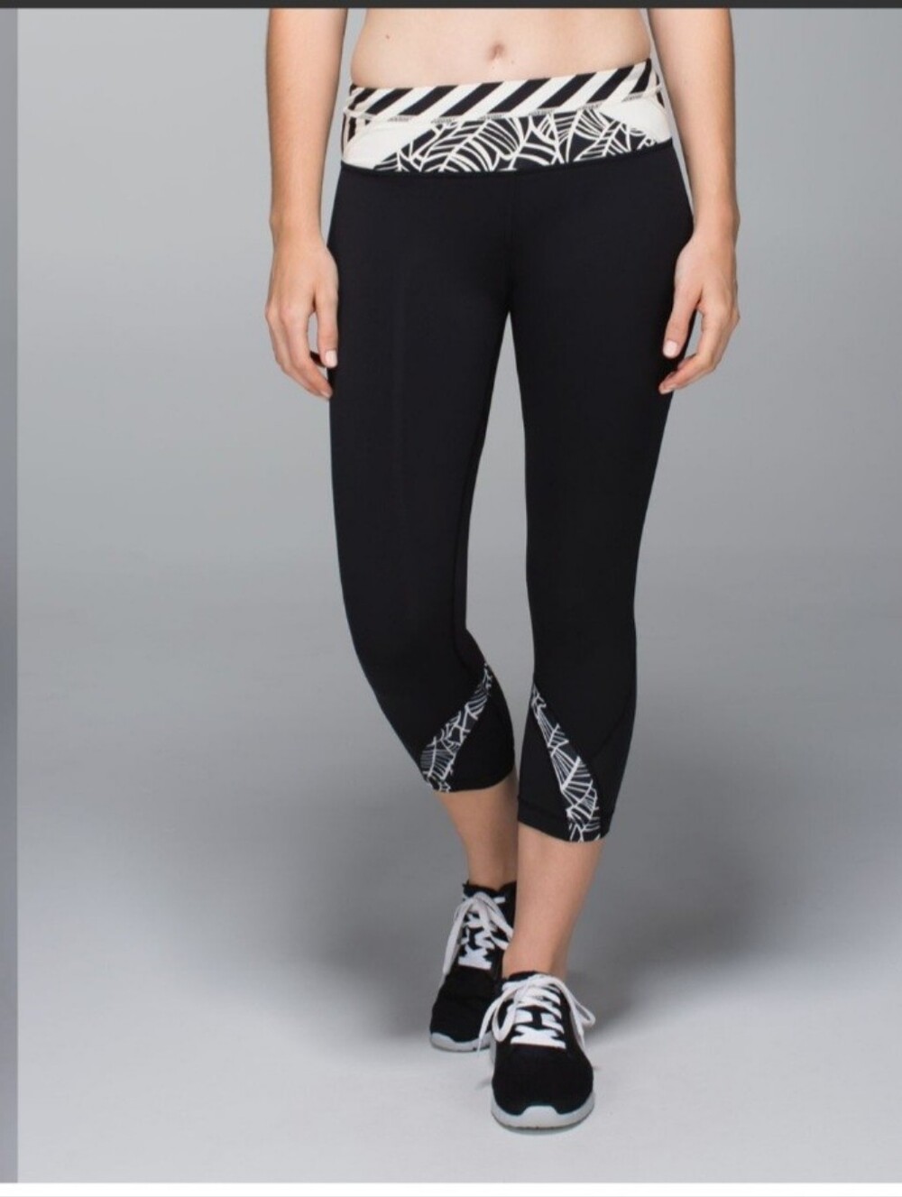 Lululemon Run: Inspire Crop II/Black / Pretty Palm Black Angel Wing